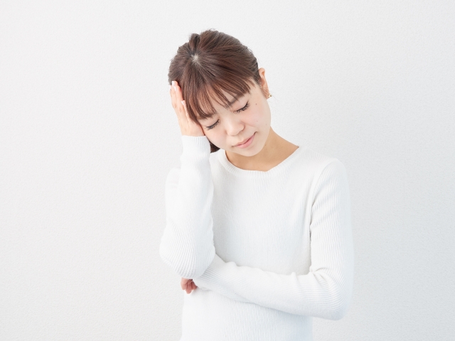 大量の薄毛で病気を疑う女性