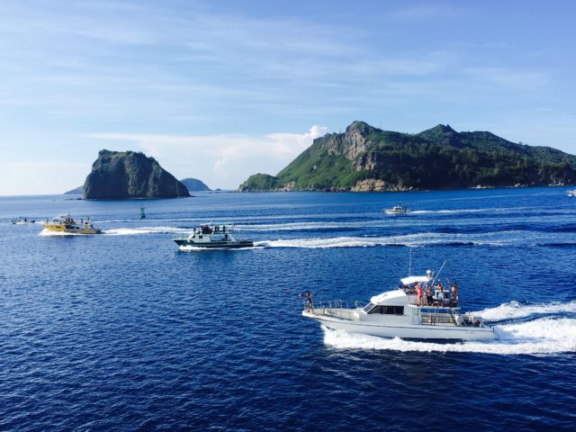 父島から出港