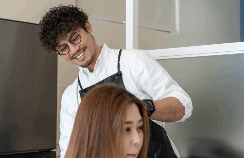 年齢や季節によって変化する様々なお悩み、lit hairはそんな大人女性一人、一人に寄り添い、ワンランク上のあなただけの上品スタイルを叶えます。