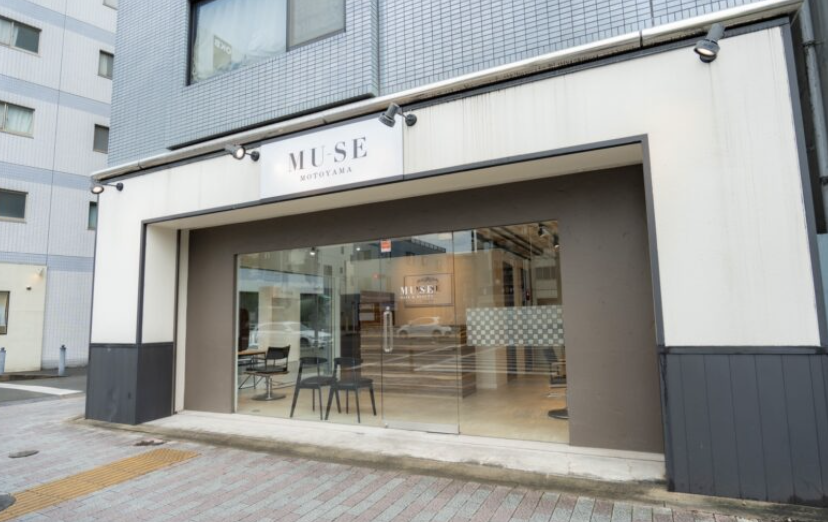 地下鉄「本山駅」4番出口から歩いて約2分の便利な立地です