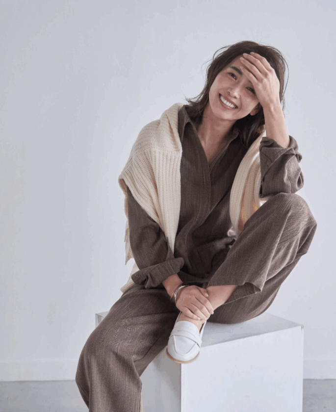 髪本来の美しさを引き出すケアで、ツヤと品のある大人スタイルに