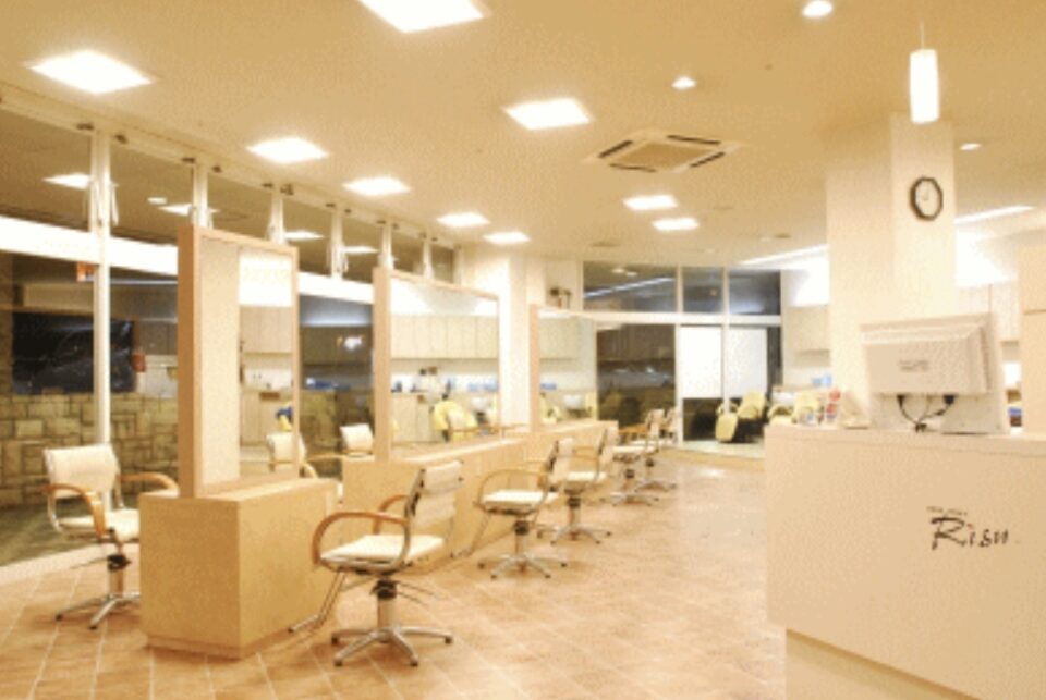 Rismは、髪も心も癒され綺麗になるトータルビューティサロンです。Rismでは、癒され、美しく、健康にをモットーに、髪にも体にも優しく、健康になれるメニューを沢山そろえております。
