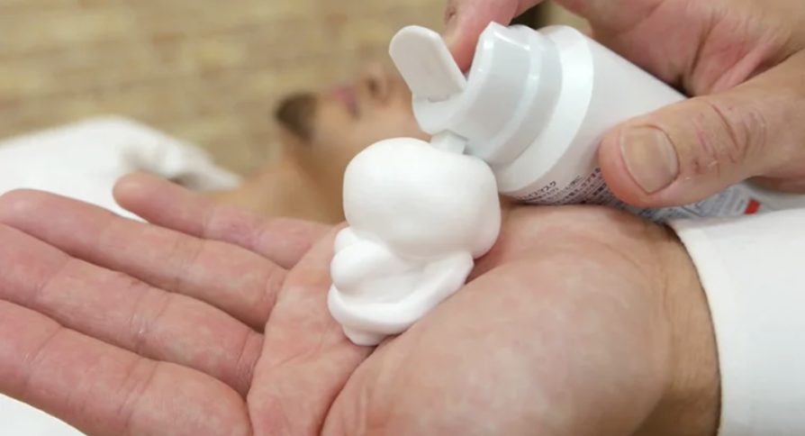 髪を切るスッキリさ、髪を洗う心地よさ、顔剃りのさっぱりさ。  これが理容室であり、私達の手から伝えたい気持ちです。