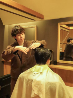 お客様お一人お一人に合わせたヘアスタイルをオーダーメイドでご提案いたします。